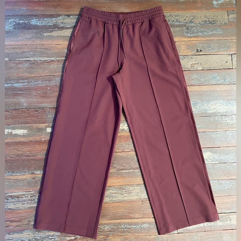 Athleta Endeavor High Rise Relaxed Pant Cherrywood Wide Leg - Sz Med ๐๐ - Picture 9 of 14